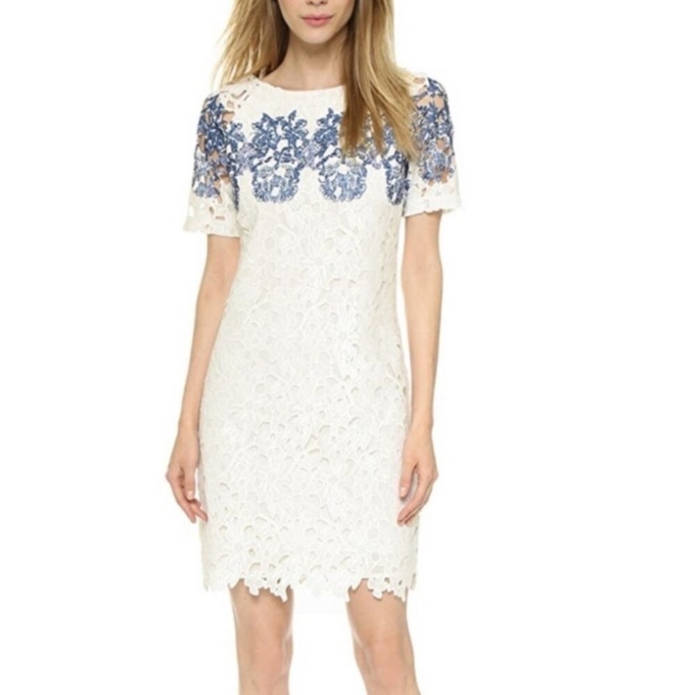 Belle Badgley Mischka Elegant White and Blue lined  Lace Dress size 12